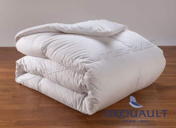 Couette Drouault Népal Light Légère 180 g/m² naturel, en Duvet de canard traité anti-acariens Proneem® Fabriquée en France. – Image 3