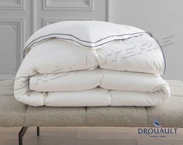 Couette Drouault Grand Palais (plate bande 220 g/m²), en Duvet de canard blanc extra gonflant traité anti-acariens Proneem® Fabriquée en France. – Image 4
