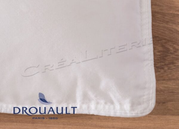 Couette Drouault Népal Light Légère 180 g/m² naturel, en Duvet de canard traité anti-acariens Proneem® Fabriquée en France. – Image 5